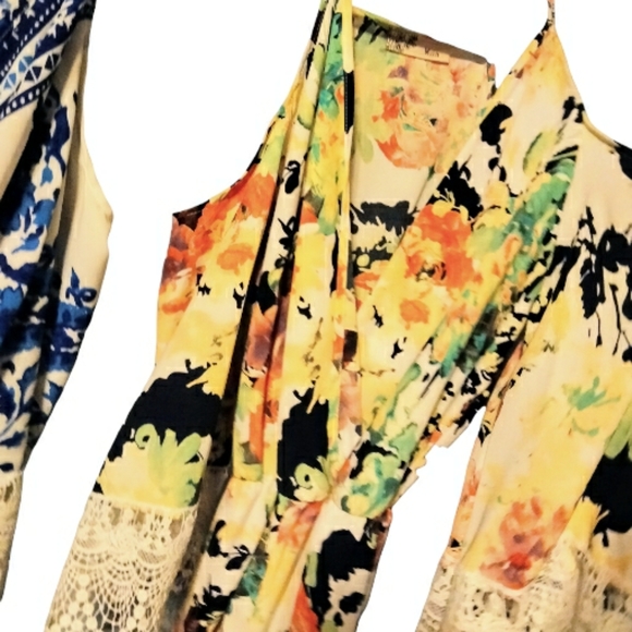 Playsuits ( hard to photograph) - Picture 8 of 8